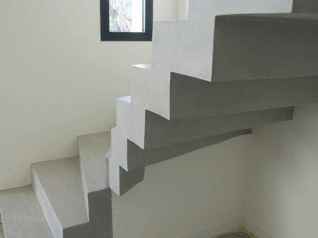 Création d'escalier en béton dans les Landes